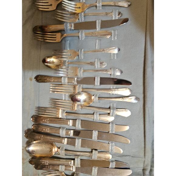 Oneida Complete Set Louisiane Vintage Flatware Set With Original Case MUST SEE - Picture 14 of 16